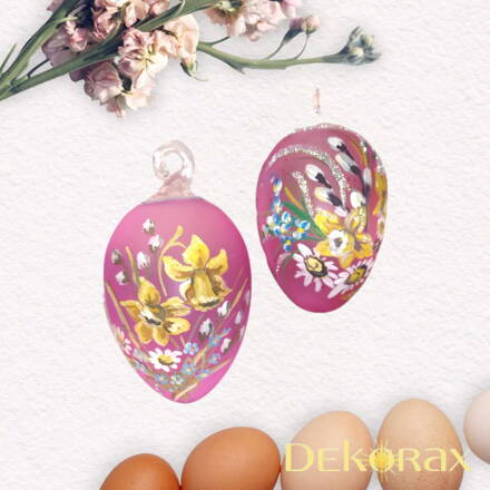 Skleněné ručně malované velikonoční vajíčko k zavěšení růžové s narcisy